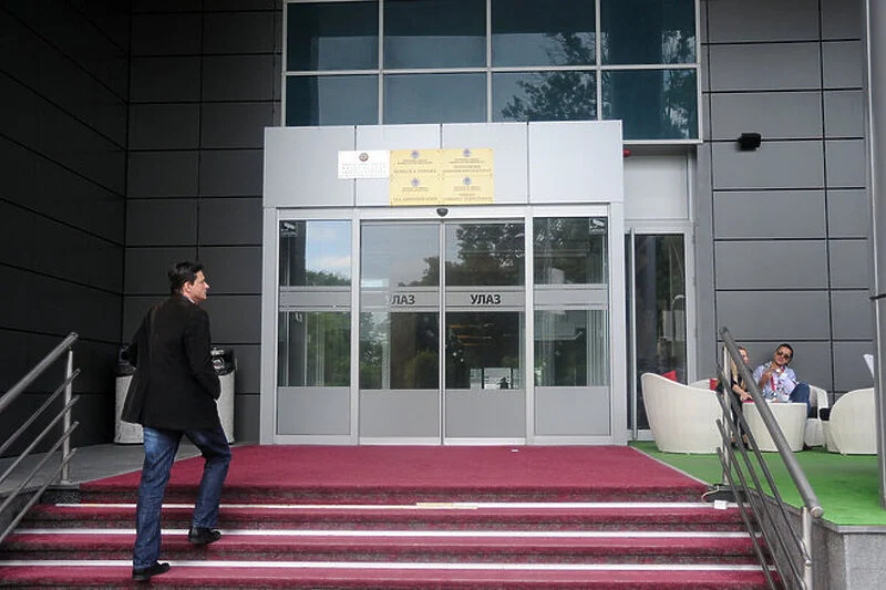 Hakeri upali u Poresku upravu RS-a: Uposlenici službene mailove koristili na sajtovima zabave