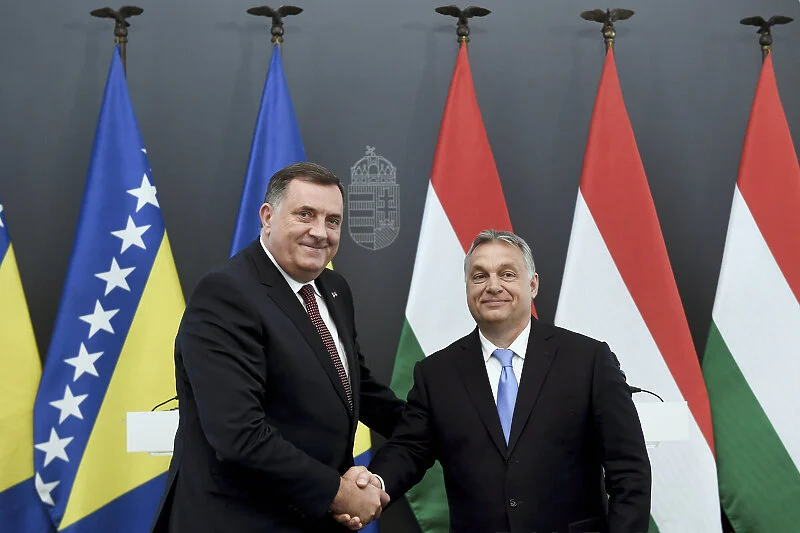 Viktor Orban prihvatio najviše odlikovanje RS-a povodom neustavnog praznika