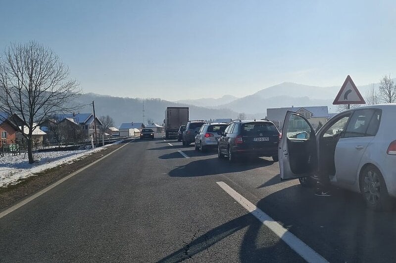 Pet osoba povrijeđeno u saobraćajnoj nesreći kod Maglaja