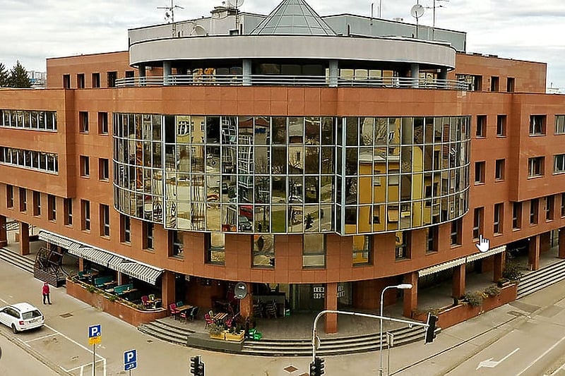 Kompanija Mileta Radišića se jedina javila na tender za prodaju zgrade UIO-u, ukupno traže 98 miliona KM