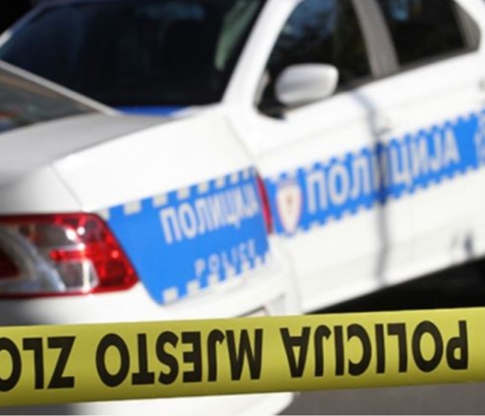 Tragičan početak dana u Doboju: Čovjek se objesio u centru grada Tragičan početak dana u Doboju: Čovjek se objesio u centru grada
