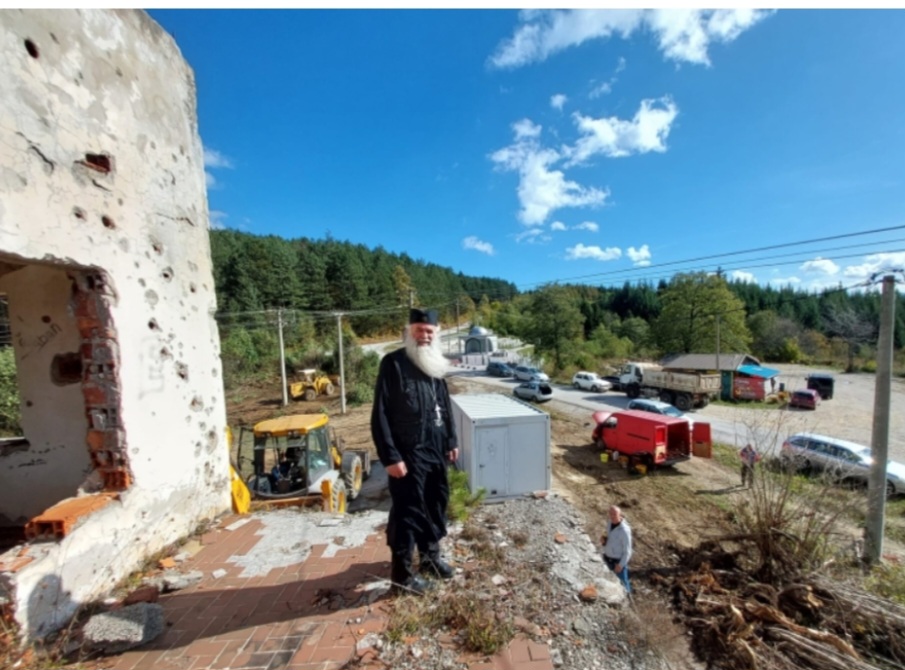 ZAUSTAVITE RADIKALNOG POPA BABIĆA, KOME TREBA CRKVA U BOŠNJAČKOM SELU?