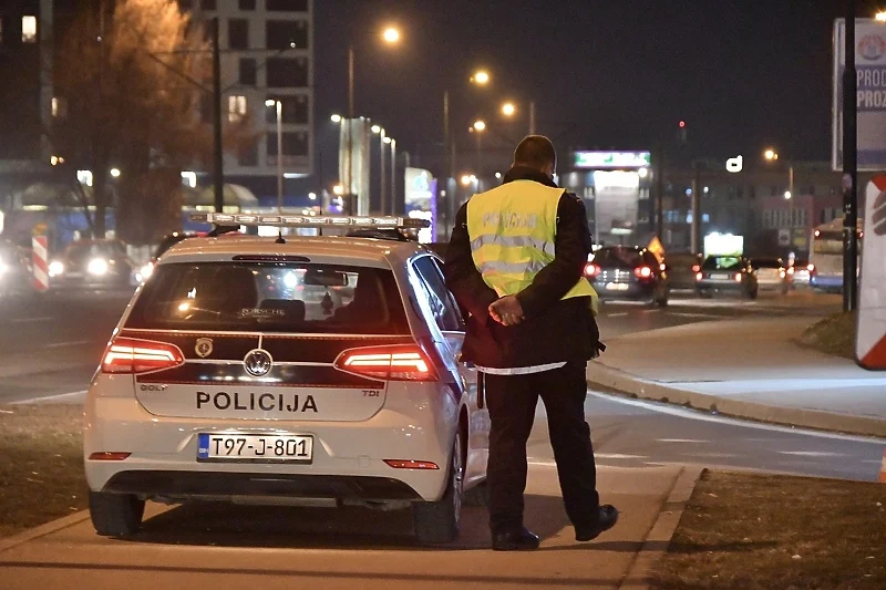 Vozačici u Sarajevu oduzeto vozilo, za saobraćajne prekršaje duguje više od 15 hiljada KM