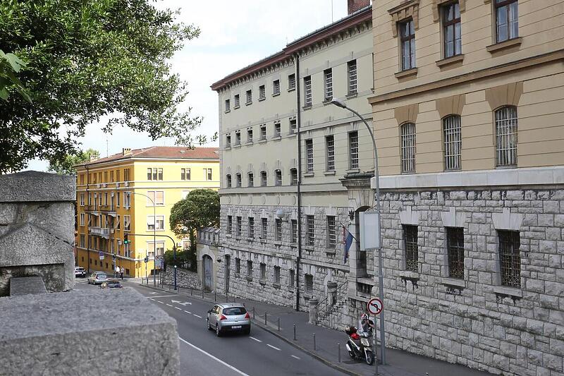 Grupa zatvorenika prokopala tunel i pokušali pobjeći iz zatvora Grupa zatvorenika prokopala tunel i pokušali pobjeći iz zatvora