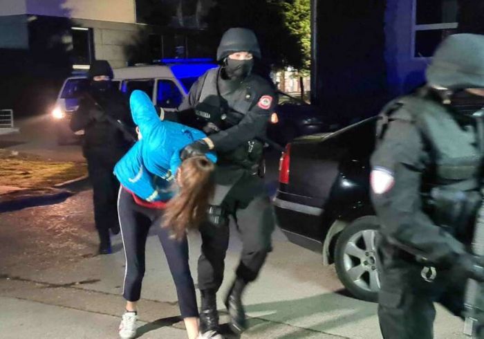 Novi šok detalji: Kćerka pritvorena zbog pomaganja ubistva Saše Kulišića, radila po instrukcijama majke? Novi šok detalji: Kćerka pritvorena zbog pomaganja ubistva Saše Kulišića, radila po instrukcijama majke?