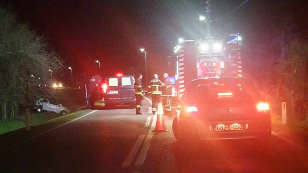 PONOVO TEŠKA SAOBRAĆAJNA NESREĆA: POGINULA JEDNA OSOBA PONOVO TEŠKA SAOBRAĆAJNA NESREĆA: POGINULA JEDNA OSOBA
