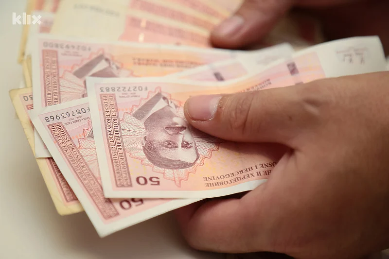 Uposlenicima bolnice u Zenici isplaćeno 350 KM jednokratne pomoći