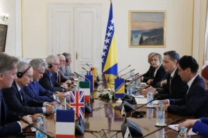 Bećirović se sastao s ambasadorima Kvinte, sa sastanka poručeno: Nećemo mirno gledati antidejtonsko djelovanje