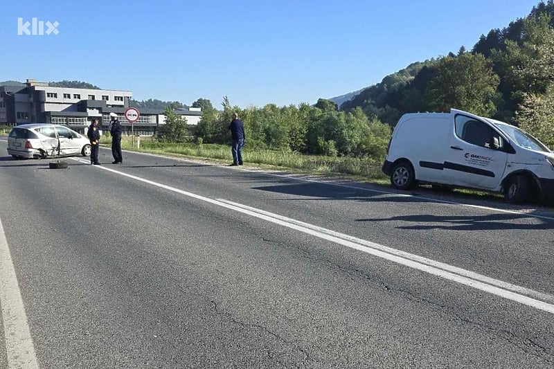 Tri osobe povrijeđene u sudaru četiri vozila kod Maglaja