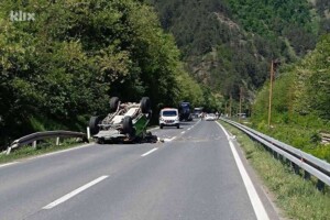 Teška nesreća kod Žepča: Četvero povrijeđenih, obustavljen saobraćaj
