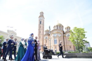 Ulicama Banja Luke prošetala prva generacija maturanata medrese, prvi put nakon 80 godina