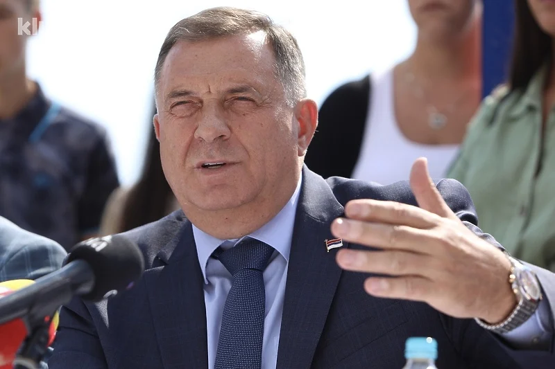 Dodik se pravdao građanima RS-a zato što će opet 'igrati' po Schmidtovim pravilima