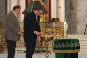 Dodika i Vučića u hramu Svetog Save patrijarh "blagoslovio za borbu" protiv rezolucije o Srebrenici