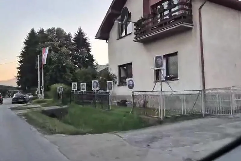 Ponovo provokacije: Uz cestu Bratunac - Potočari postavljene fotografije pripadnika VRS-a