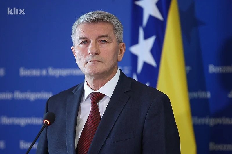 Mehmedović o novcima koji se daju na kupovinu službenih vozila: Od jedne firme se najčešće kupuje