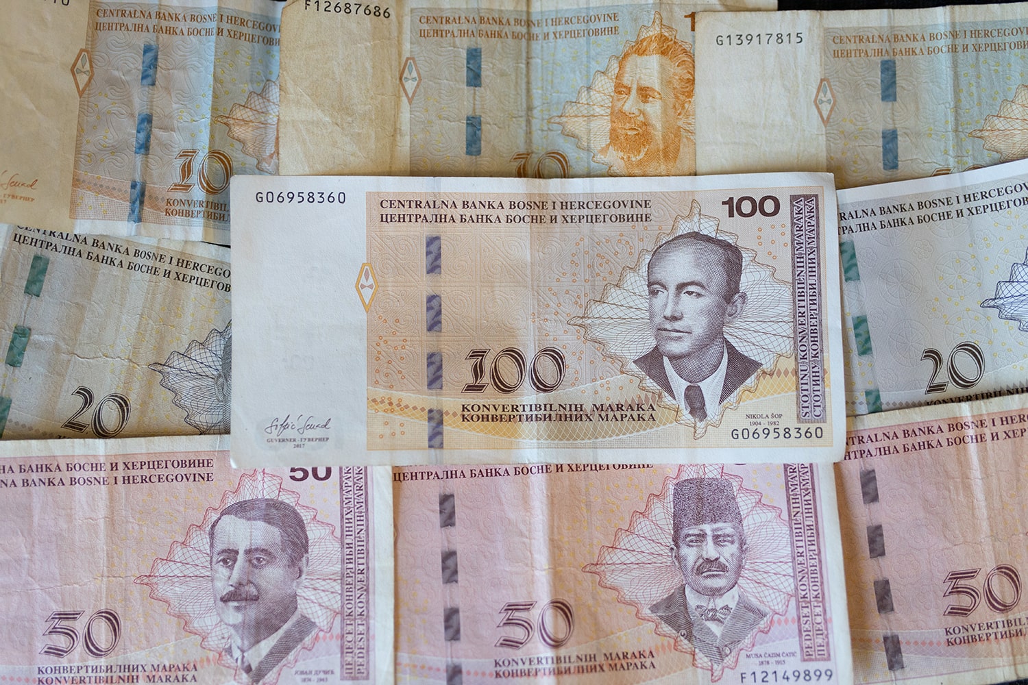 BANKE OD GRAĐANA POTRAŽUJU OKO 12 MILIJARDI MARAKA