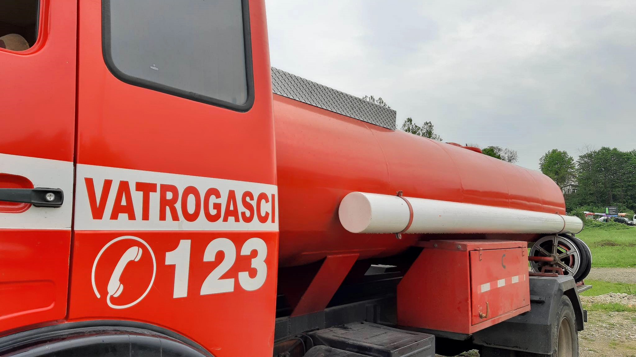 Tešanj: U Medakovu gorio pomoćni objekat