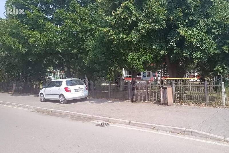 Pucnjava u gimnaziji u Sanskom Mostu, ubijene najmanje dvije osobe