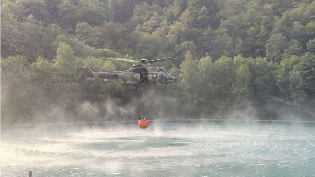 Helikopteri OSBiH od jutros ponovo aktivni na gašenju požara na Ponijerima