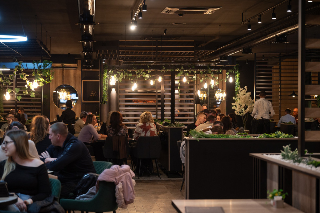 Restoran Family House slavi prvu godišnjicu poslovanja – Uz muziku uživo i piće dobrodošlice! Restoran Family House slavi prvu godišnjicu poslovanja – Uz muziku uživo i piće dobrodošlice!